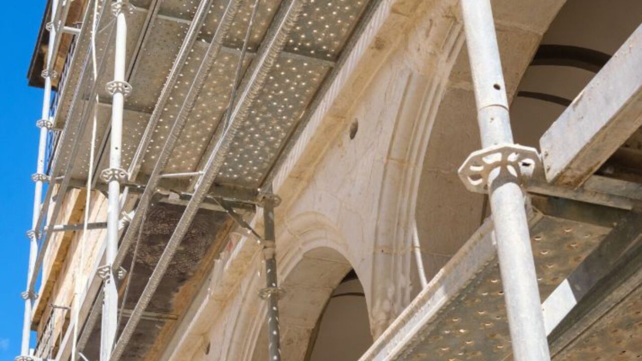 Keine Sanierungspflicht bei Landesgebäuden